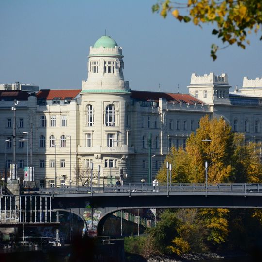 Polizeigebäude Rossauer Lände