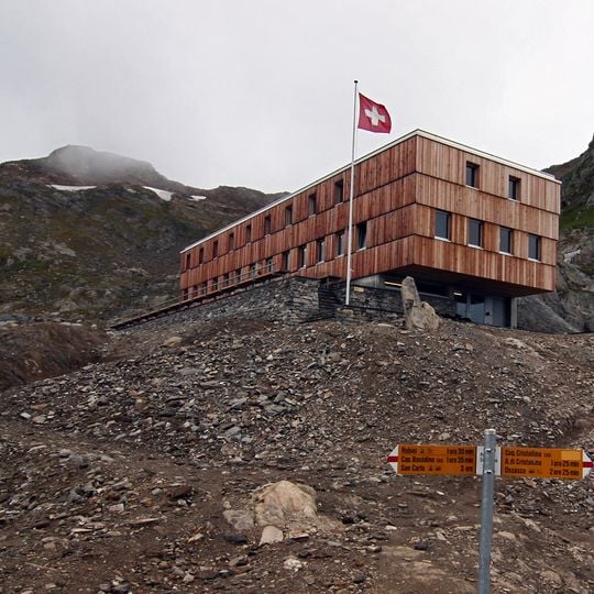 Cristallina Hut