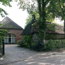 Grinsel 71, Den Dungen