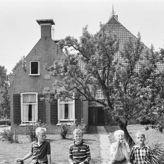 Tsjerkebuorren 16, Spannum