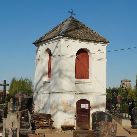 Pakruojis cemetery chapel