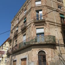 Building in carrer Montserrat, 13