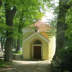Kaple na hřbitově v Bezně