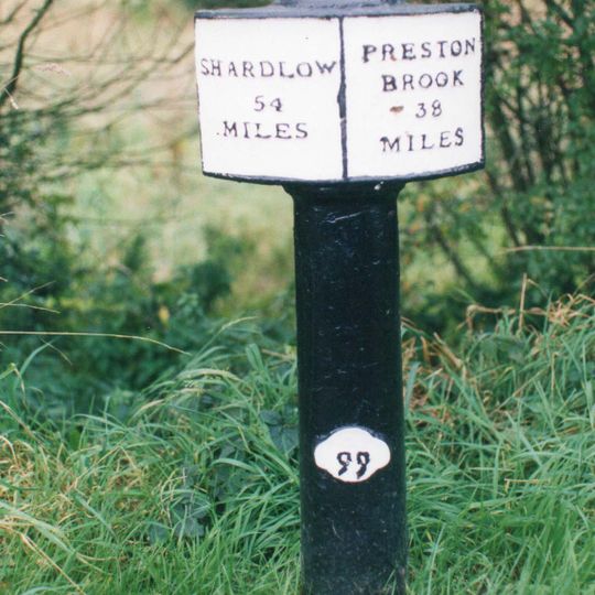 Trent And Mersey Canal Milepost South Of Former Viaduct At Sideway At Sj 8802 4319