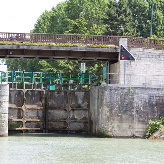 Écluse de Neuilly-sur-Marne