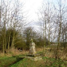 Kříž jihozápadně od Lázu