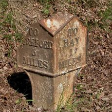 Milepost, Cagebrook House, top of hill at entrance to Woodlands Farm