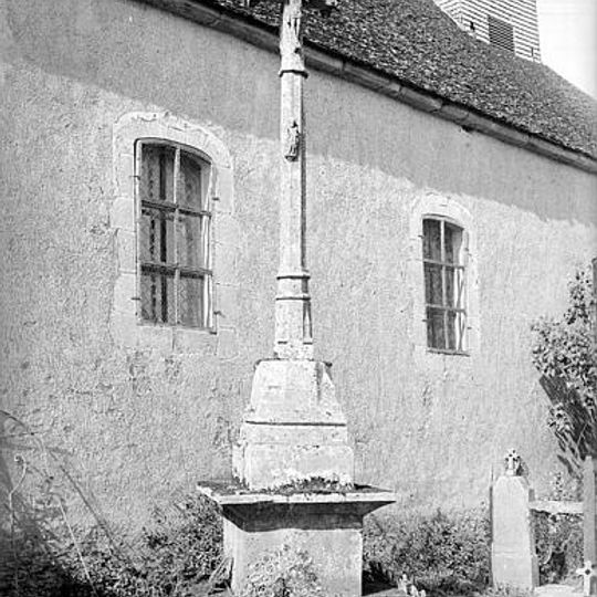 Croix de cimetière d'Athie