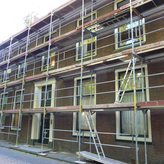 Statig herenhuis, 5 ramen breed, zadeldak