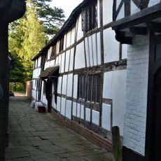 12 16, Castle Street