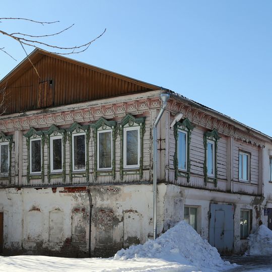 Дом с лавкой