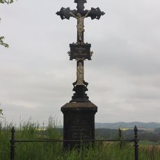 Kříž severně od Kostník u polní cesty