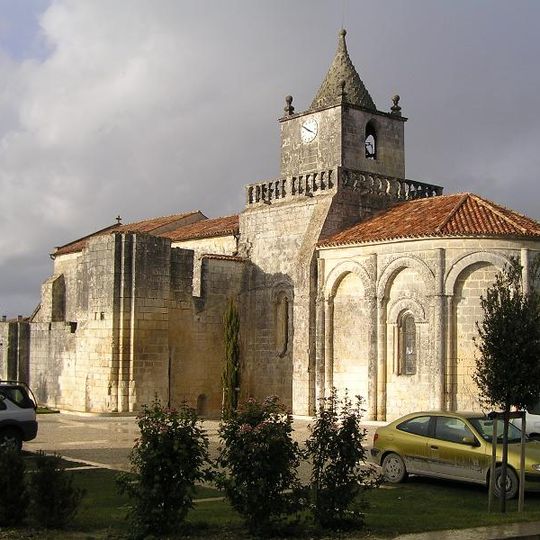 Église Saint-Maxime de Saint-Même-les-Carrières