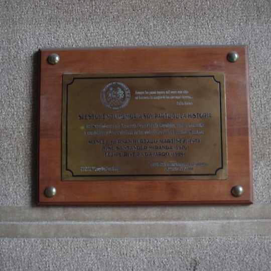 Placa en Homenaje a funcionarios de la Tesorería General de la República