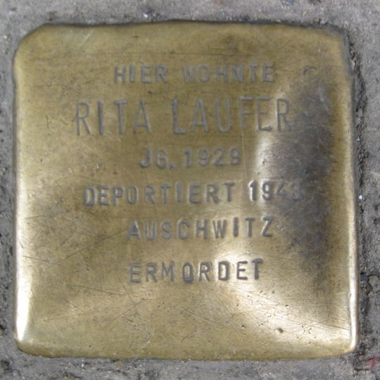 Stolperstein en memoria de Rita Laufer