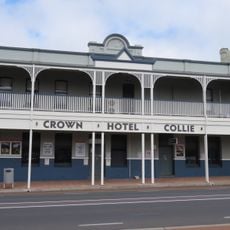 Crown Hotel, Collie