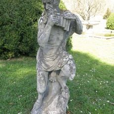 Sochy Pana a Dionýsa v zámeckém parku ve Valči