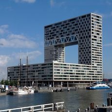 Pontsteiger building
