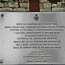 Lastra a ricordo della deportazione di lavoratori di Prato