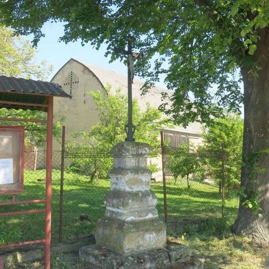 Kříž na jižním rozcestí v Dobkovičkách