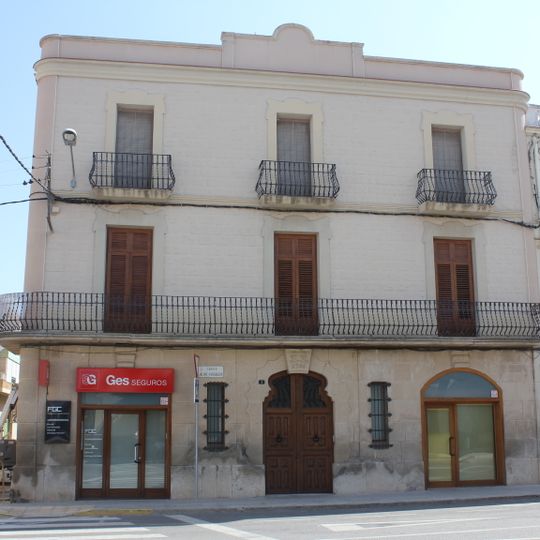 House in carrer Mossèn Cinto Verdaguer, 1