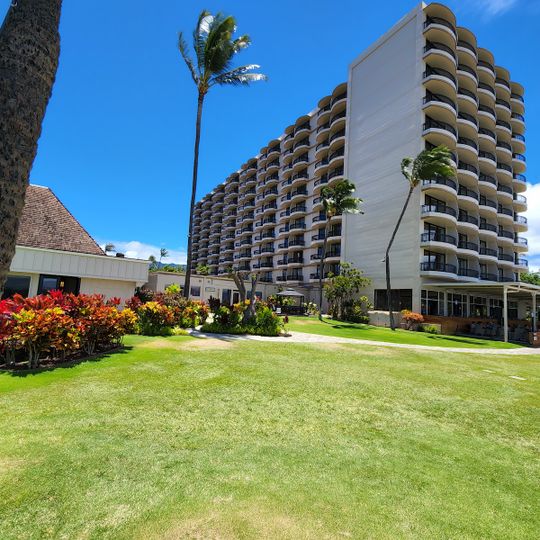 Royal Lahaina Resort & Bungalows