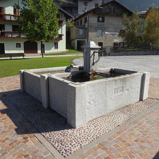 Fontana Via del Campo del Lago
