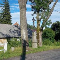 Kříž u rozcestí v Bukové