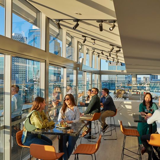 18 Knots Rooftop Bar