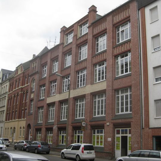 Fabrik- und Verwaltungsgebäude in geschlossener Bebauung Hainstraße 107; 109