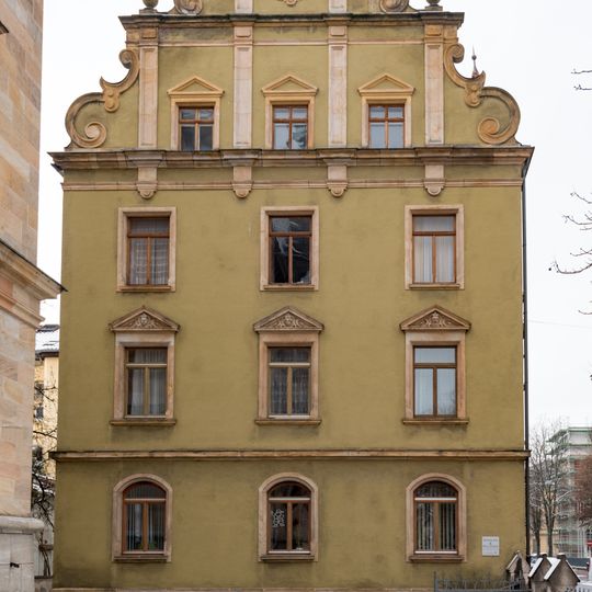 Franz-Ludwig-Straße 30