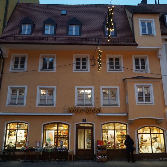 Wohn- und Geschäftshaus