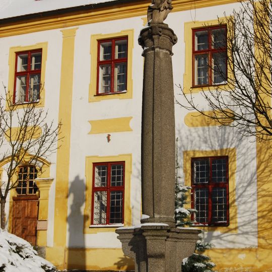 Sloup se sochou svatého Josefa