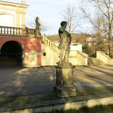 Socha Odyseus před salou terrenou zámku v Klášterci nad Ohří