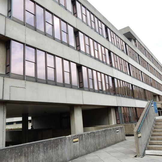 Teaching Wall And Raised Concourse, With Attached Walkways, At University Of East Anglia