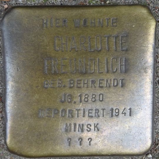 Stolperstein en memoria de Charlotte Freundlich