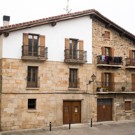 Calle Santa Cruz 22-24