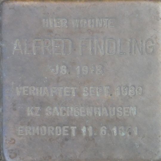 Stolperstein en memoria de Alfred Findling