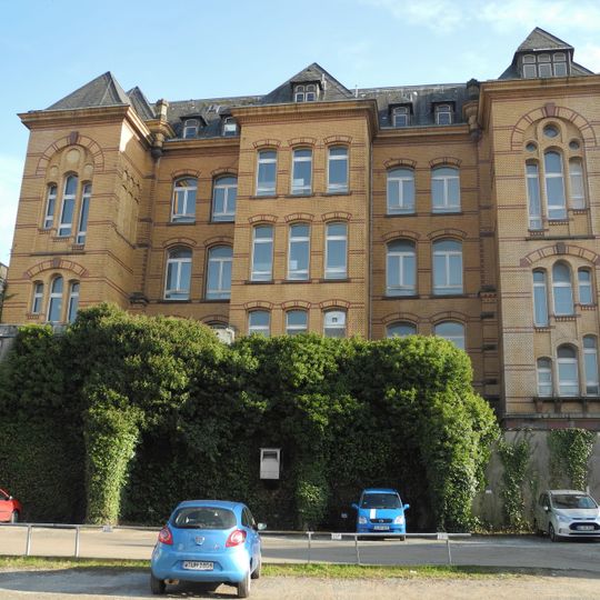 Ferdinand-Sauerbruch-Klinikum, Gebäude 9