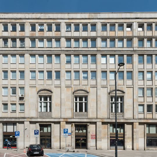 Biurowiec przy ulicy Kruczej 38/42