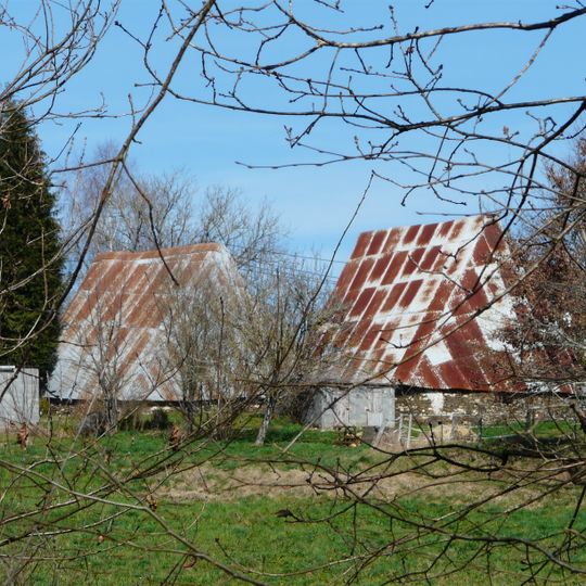 Granges ovales jumelles de Vaux
