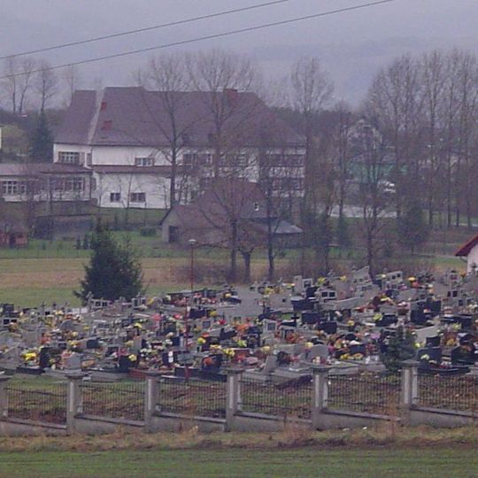 Cmentarz rzymskokatolicki w Radziechowach