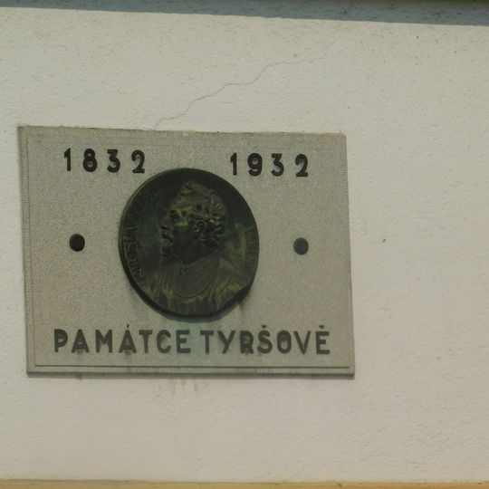 Pamětní deska Miroslava Tyrše v Uherském Hradišti
