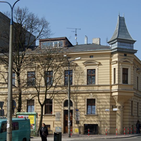 Rynek Dębnicki 6 / Tyniecka 2