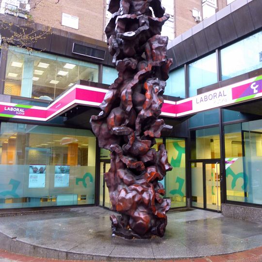 Escultura Caja Laboral