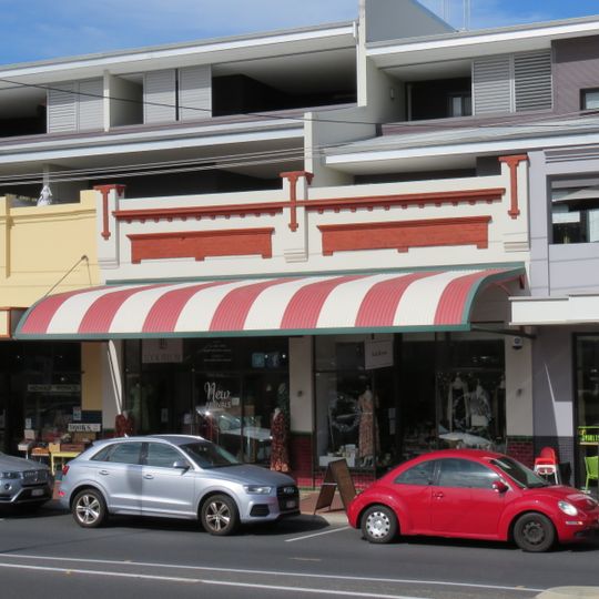 Shop 188-190 Whatley Crescent