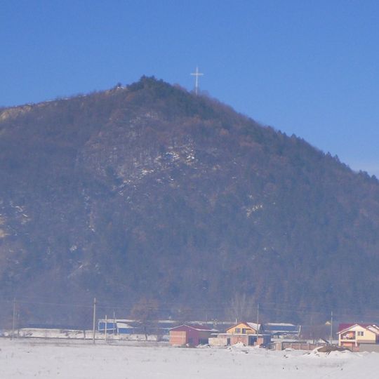 Heroes Cross from Perchiu Hill