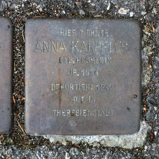 Stolperstein en memoria de Anna Karpeles