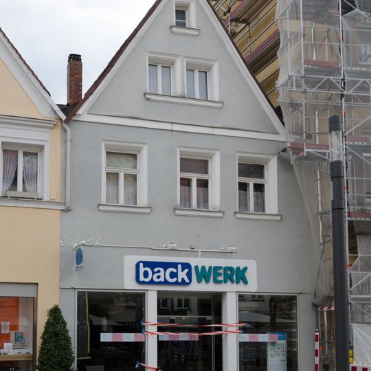 Maximilianstraße 27