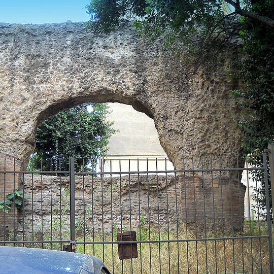 Pórtico Emília